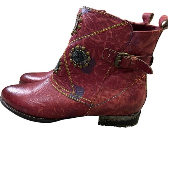 L’Artiste Rodeha Ankle Boot, Red/Gold Women’s Size 41, Art to Wear Embellished‎ - Picture 1 of 11